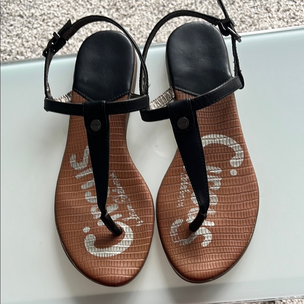 Stylish Black thong Sandals Circus by Sam Edelman size 7